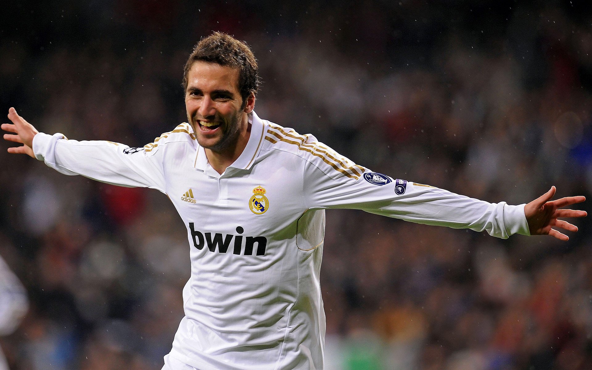 “足球公益跑活动走进社区,促进全民健身”,足球公益项目简介